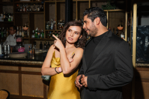 Invitados disfrutando de un evento exclusivo de Match Match Agency, en un ambiente elegante en Ciudad de México.